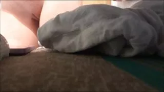 Lo sperma video italiani porno amatoriali scorreva sulle cosce.