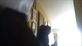 Tina Walker cavalca il cazzo di un chitarrista maturo. video italiani porno amatoriali