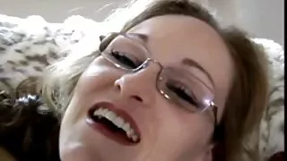 Julie Hot 33 video porno amatoriali coppie italiane succhia un cazzo scuro dalla forma folle.