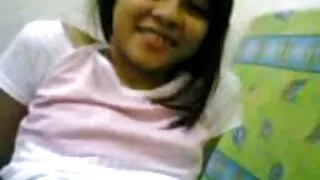 Poppy Pleasure nuda nella foresta filmini amatoriali porno italiani si accarezza.