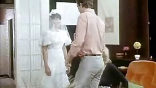 Richelle Ryan risolve i problemi del figlio con porno amatoriale dialoghi la figa.