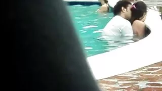 Masturbazione bomba video porno amateur italiani sessuale in bella lingerie sul divano.