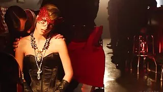 Le amiche scopano la ragazza del compleanno con uno solo porno amatoriale italiano strapon.