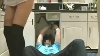 Leda è venuto a succhiare il cazzo e ottenere una maschera di sperma. video porno amatoriali coppie italiane