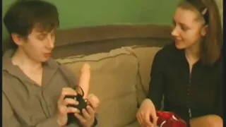 Bionda allarga le gambe video porno amatoriali con dialoghi italiani davanti al fidanzato.