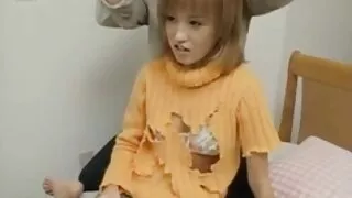 Ha Serena Skye e italiani porno amatoriali cums sulle tette.